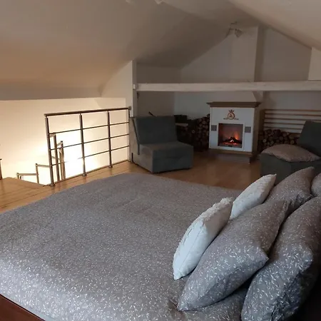 Mc One Bedroom 2 דירה